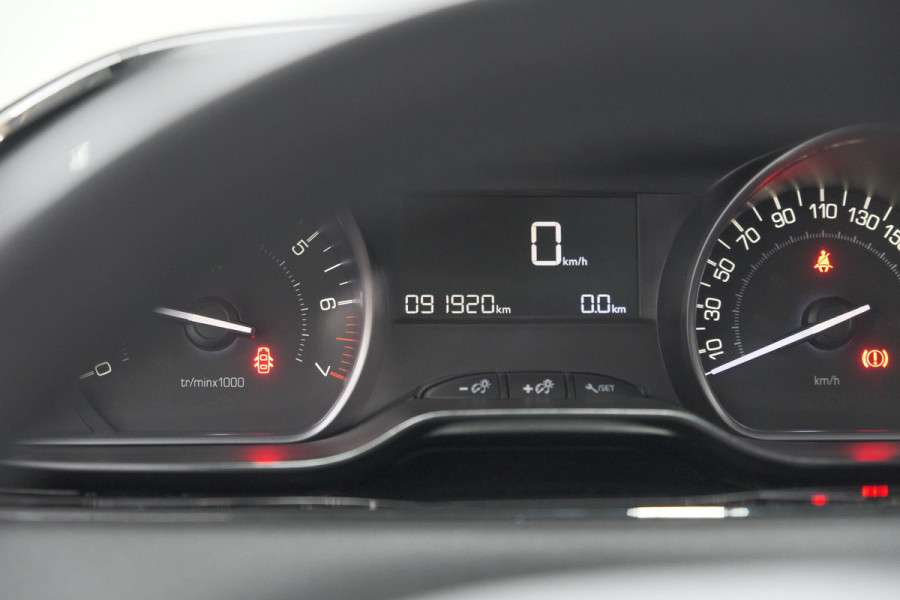 Peugeot 208 PureTech 82 Signature | Parkeersensoren | Apple Carplay | Pack Connect | Armsteun