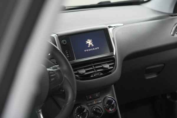 Peugeot 208 PureTech 82 Signature | Parkeersensoren | Apple Carplay | Pack Connect | Armsteun