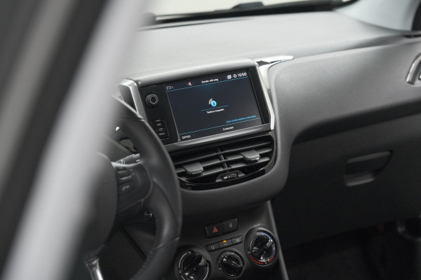 Peugeot 208 PureTech 82 Signature | Parkeersensoren | Apple Carplay | Pack Connect | Armsteun