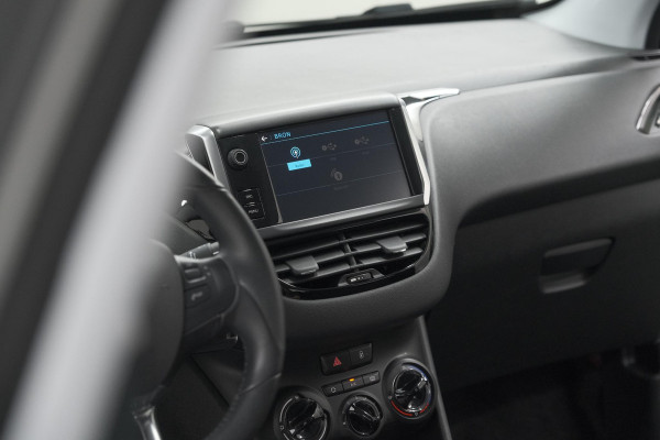 Peugeot 208 PureTech 82 Signature | Parkeersensoren | Apple Carplay | Pack Connect | Armsteun