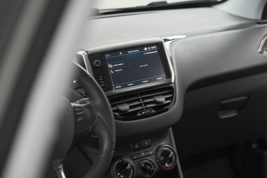 Peugeot 208 PureTech 82 Signature | Parkeersensoren | Apple Carplay | Pack Connect | Armsteun