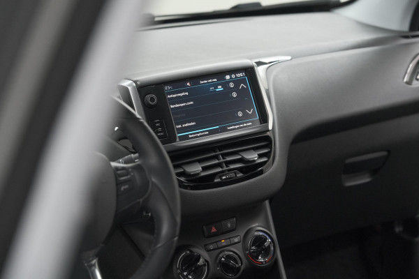 Peugeot 208 PureTech 82 Signature | Parkeersensoren | Apple Carplay | Pack Connect | Armsteun