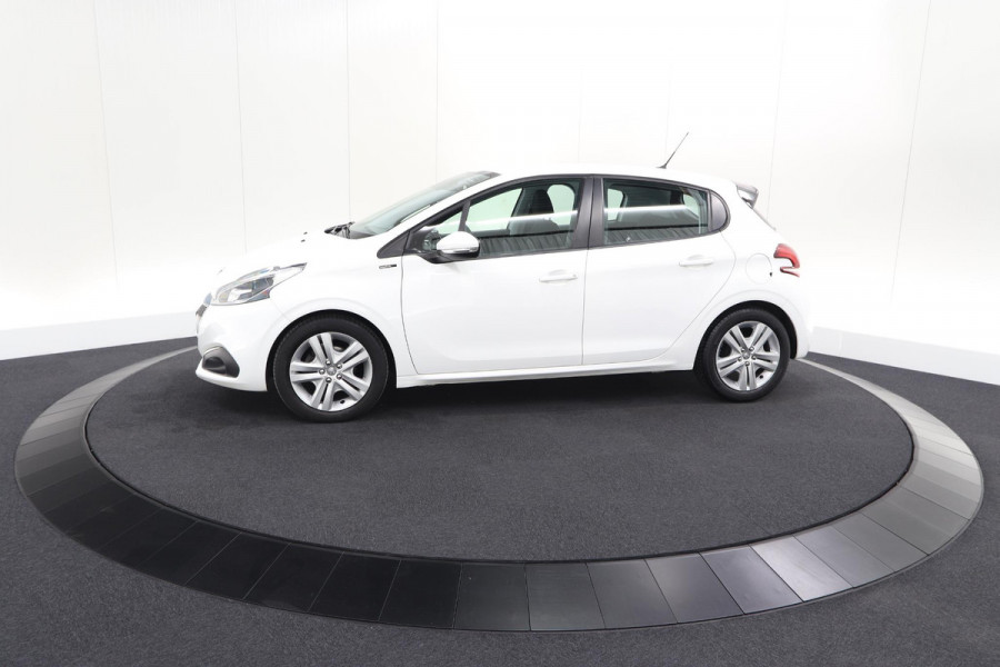 Peugeot 208 PureTech 82 Signature | Parkeersensoren | Apple Carplay | Pack Connect | Armsteun