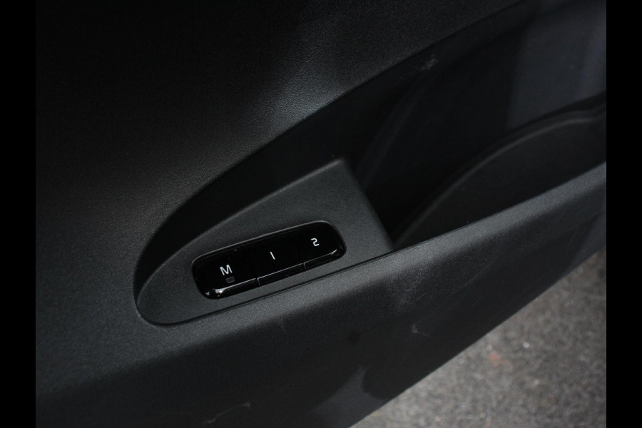 Polestar 2 Standard Range Single Motor 69 kWh 360* Camera Dab Led Verwarmde voorstoelen Navigatie Apple Carplay/Android Auto Climate Control Parkeer sensoren Panoramadak Keyless Stuurverwarming