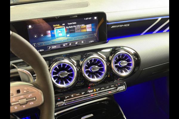 Mercedes-Benz CLA-Klasse AMG 45 S 4MATIC+ | Pano | Sfeerverlichting | Camera | Stoelverwarming/Verkoeling
