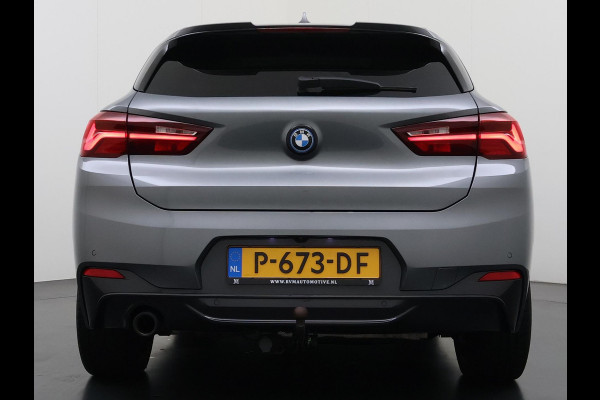 BMW X2 xDrive25e M SPORT Business Edition Plus VAN: 31.900,- VOOR: 29.330,- UW WKVOORDEEL: 2.570,- | BOMVOL | PHEV| PANO| NAP| STOEL + STUURVERWARMING| COMFORT ACCESS| ELEK. ACHTERKLEP| AFNEEMBARE TREKHAAK| HUD| ACHTERUITRIJCAMERA| APPLE CARPLAY