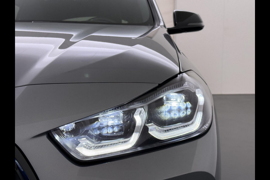 BMW X2 xDrive25e M SPORT Business Edition Plus VAN: 31.900,- VOOR: 29.330,- UW WKVOORDEEL: 2.570,- | BOMVOL | PHEV| PANO| NAP| STOEL + STUURVERWARMING| COMFORT ACCESS| ELEK. ACHTERKLEP| AFNEEMBARE TREKHAAK| HUD| ACHTERUITRIJCAMERA| APPLE CARPLAY