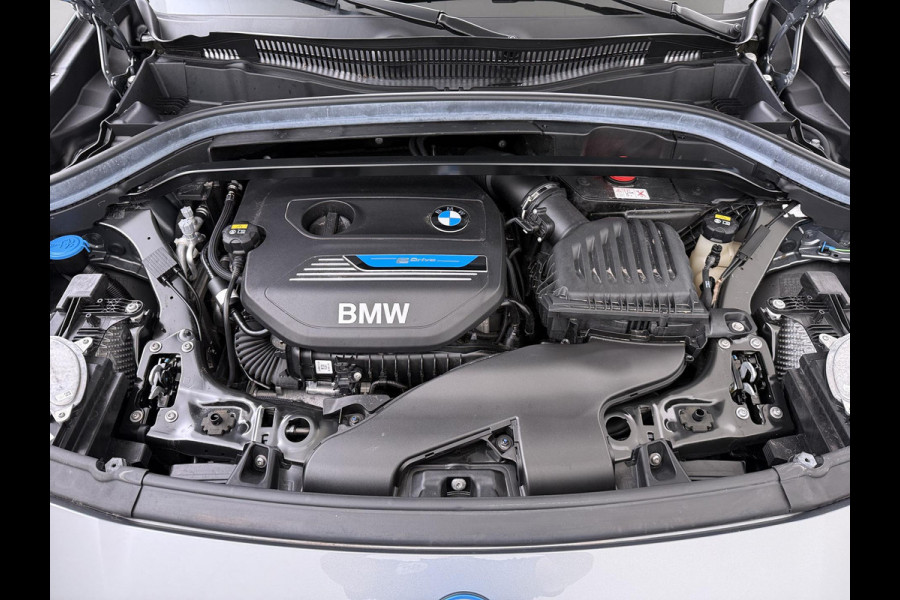 BMW X2 xDrive25e M SPORT Business Edition Plus VAN: 31.900,- VOOR: 29.330,- UW WKVOORDEEL: 2.570,- | BOMVOL | PHEV| PANO| NAP| STOEL + STUURVERWARMING| COMFORT ACCESS| ELEK. ACHTERKLEP| AFNEEMBARE TREKHAAK| HUD| ACHTERUITRIJCAMERA| APPLE CARPLAY