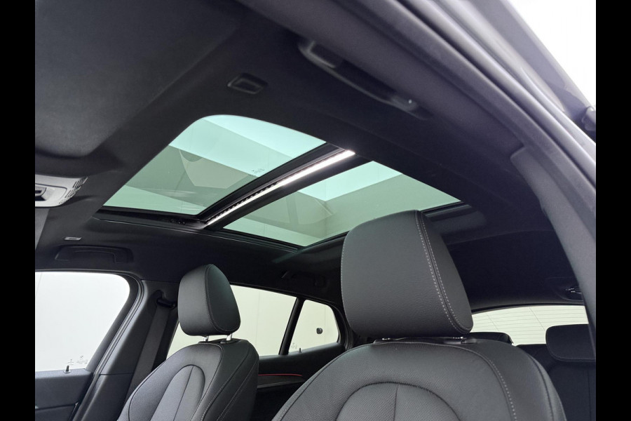 BMW X2 xDrive25e M SPORT Business Edition Plus VAN: 31.900,- VOOR: 29.330,- UW WKVOORDEEL: 2.570,- | BOMVOL | PHEV| PANO| NAP| STOEL + STUURVERWARMING| COMFORT ACCESS| ELEK. ACHTERKLEP| AFNEEMBARE TREKHAAK| HUD| ACHTERUITRIJCAMERA| APPLE CARPLAY