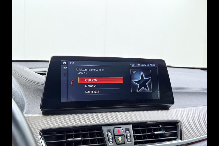 BMW X2 xDrive25e M SPORT Business Edition Plus VAN: 31.900,- VOOR: 29.330,- UW WKVOORDEEL: 2.570,- | BOMVOL | PHEV| PANO| NAP| STOEL + STUURVERWARMING| COMFORT ACCESS| ELEK. ACHTERKLEP| AFNEEMBARE TREKHAAK| HUD| ACHTERUITRIJCAMERA| APPLE CARPLAY