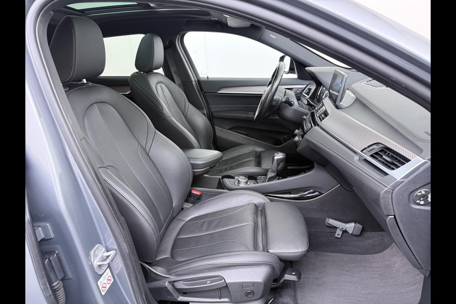 BMW X2 xDrive25e M SPORT Business Edition Plus VAN: 31.900,- VOOR: 29.330,- UW WKVOORDEEL: 2.570,- | BOMVOL | PHEV| PANO| NAP| STOEL + STUURVERWARMING| COMFORT ACCESS| ELEK. ACHTERKLEP| AFNEEMBARE TREKHAAK| HUD| ACHTERUITRIJCAMERA| APPLE CARPLAY