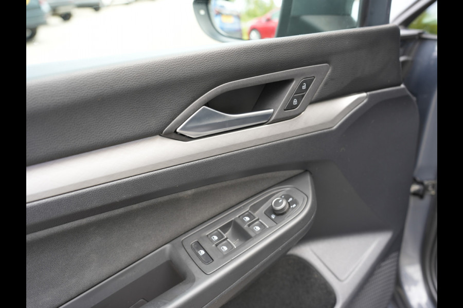 Volkswagen Golf 1.0 TSI Life | Draadloze telefoonlader | Cruise adaptief | Apple Carplay/Android Auto