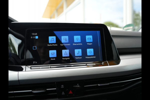 Volkswagen Golf 1.0 TSI Life | Draadloze telefoonlader | Cruise adaptief | Apple Carplay/Android Auto