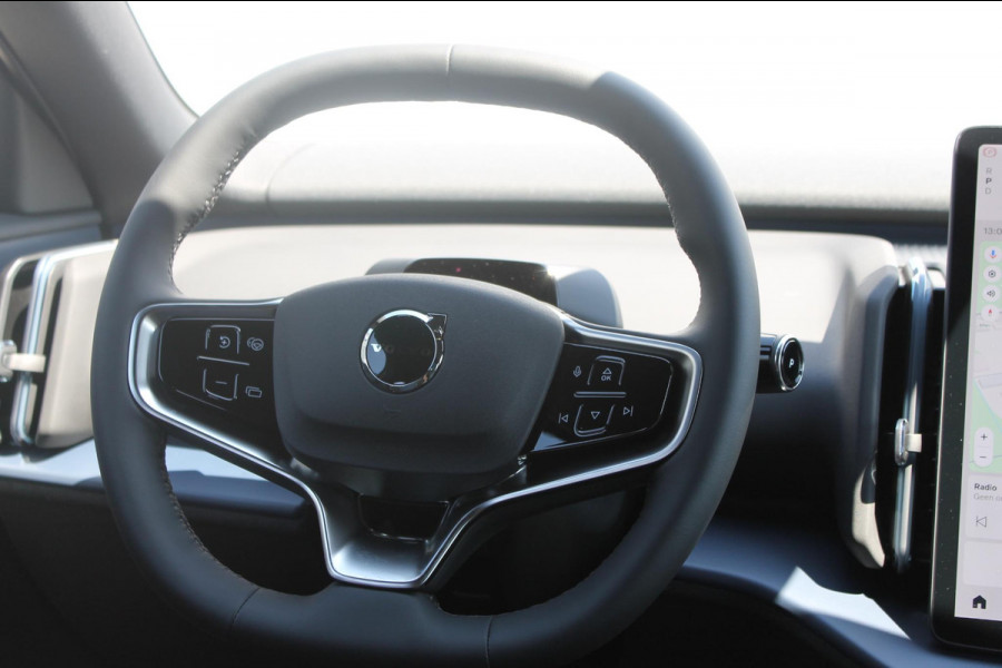 Volvo EX30 272PK Automaat Single Motor Ext. Range Plus Europa Elektrisch verstelbare voorstoelen / Verwarmbare voorstoelen en verwarmbaar stuurwiel / 20" lichtmetalen velgen