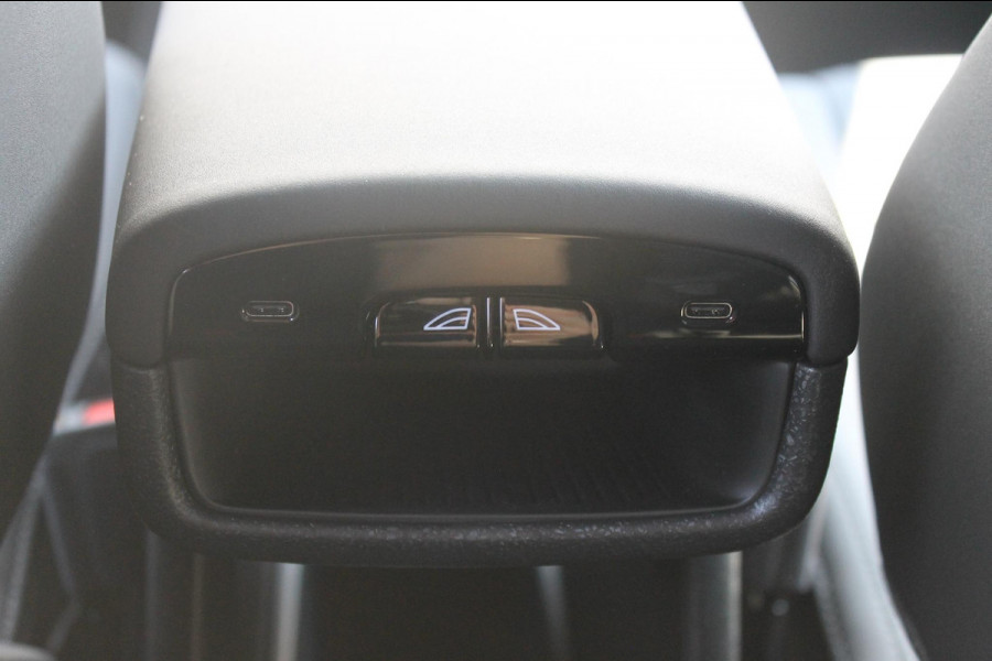 Volvo EX30 272PK Automaat Single Motor Ext. Range Plus Europa Elektrisch verstelbare voorstoelen / Verwarmbare voorstoelen en verwarmbaar stuurwiel / 20" lichtmetalen velgen
