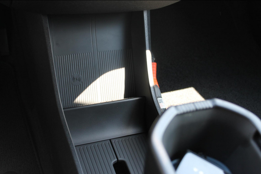 Volvo EX30 272PK Automaat Single Motor Ext. Range Plus Europa Elektrisch verstelbare voorstoelen / Verwarmbare voorstoelen en verwarmbaar stuurwiel / 20" lichtmetalen velgen