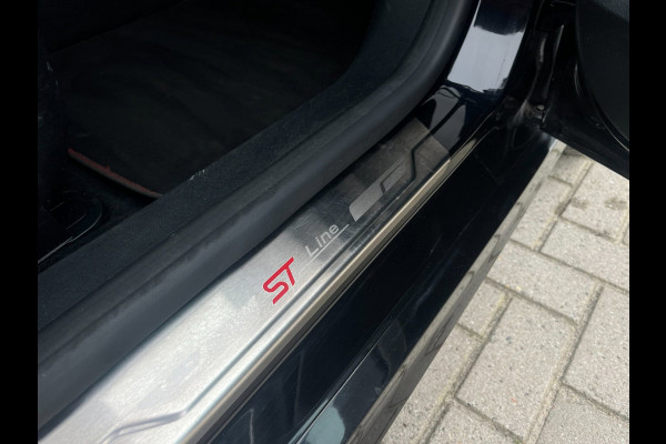 Ford Fiesta 1.0 EcoBoost ST-Line | Carplay | PDC | Camera | 1e eigenaar