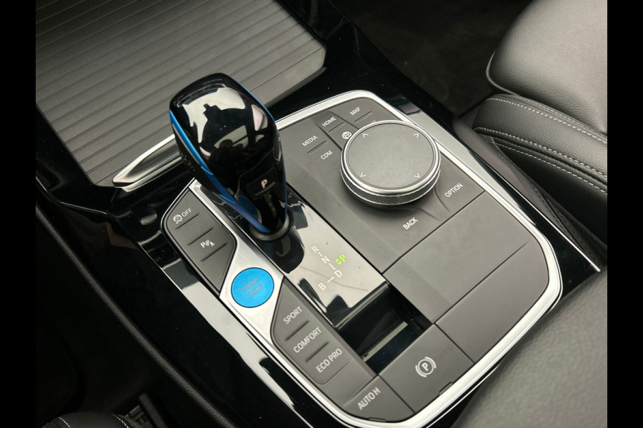 BMW iX3 High Executive 80 kWh | M-Sport | SOH 100% | Pano/Dak | Leder | Camera | Adapt.Cruise/Control