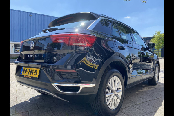 Volkswagen T-Roc 1.0 TSI Style - Navigatie I Airco I Veiligheid pakket I LED I PDC I Sport velgen I Dealer onderhouden