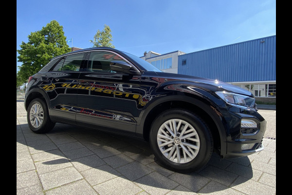 Volkswagen T-Roc 1.0 TSI Style - Navigatie I Airco I Veiligheid pakket I LED I PDC I Sport velgen I Dealer onderhouden