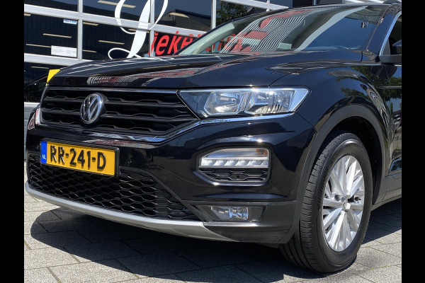 Volkswagen T-Roc 1.0 TSI Style - Navigatie I Airco I Veiligheid pakket I LED I PDC I Sport velgen I Dealer onderhouden
