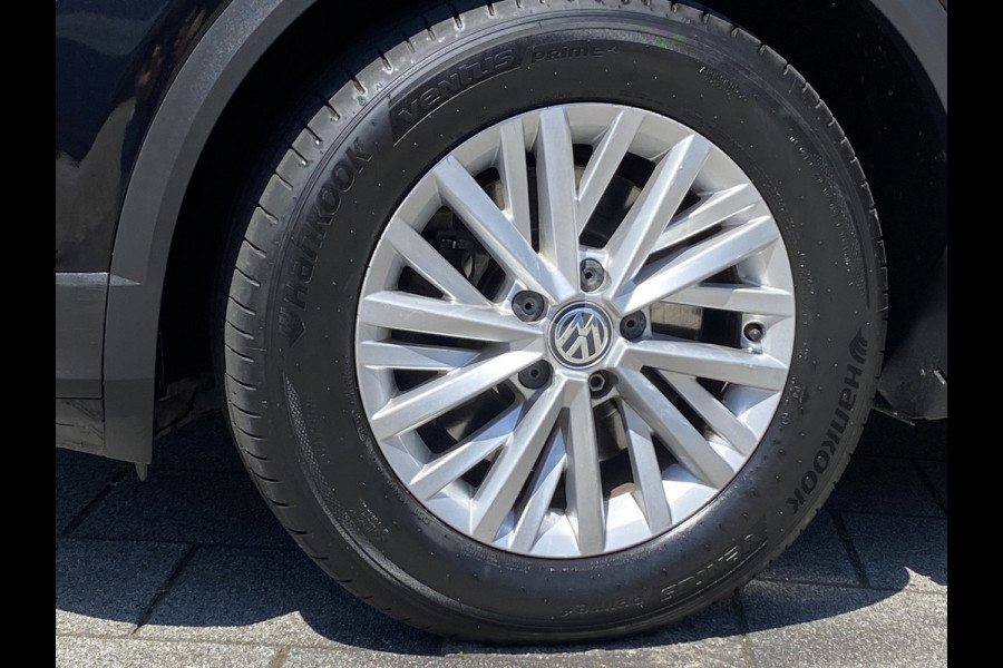 Volkswagen T-Roc 1.0 TSI Style - Navigatie I Airco I Veiligheid pakket I LED I PDC I Sport velgen I Dealer onderhouden