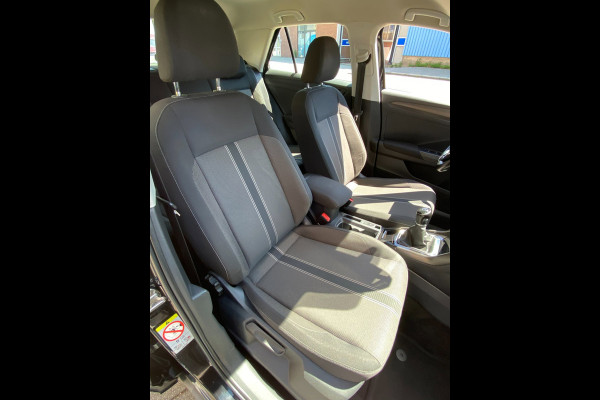 Volkswagen T-Roc 1.0 TSI Style - Navigatie I Airco I Veiligheid pakket I LED I PDC I Sport velgen I Dealer onderhouden
