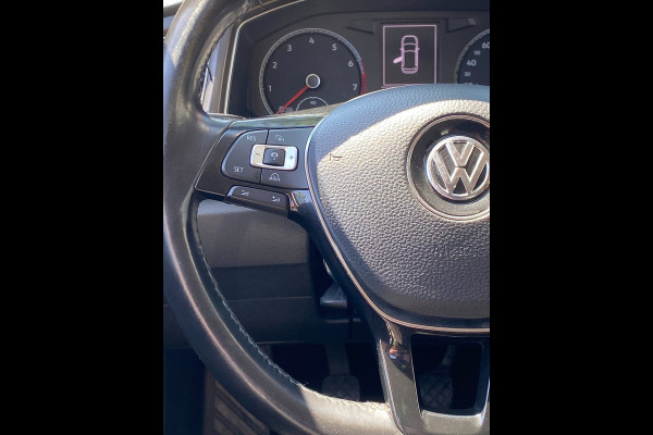 Volkswagen T-Roc 1.0 TSI Style - Navigatie I Airco I Veiligheid pakket I LED I PDC I Sport velgen I Dealer onderhouden