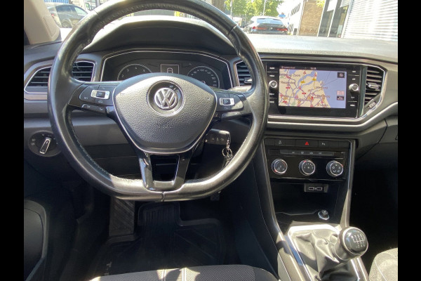 Volkswagen T-Roc 1.0 TSI Style - Navigatie I Airco I Veiligheid pakket I LED I PDC I Sport velgen I Dealer onderhouden