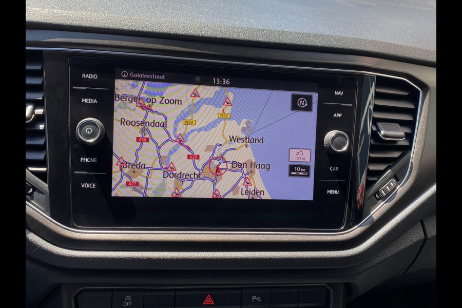 Volkswagen T-Roc 1.0 TSI Style - Navigatie I Airco I Veiligheid pakket I LED I PDC I Sport velgen I Dealer onderhouden