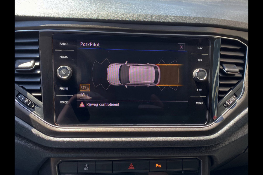 Volkswagen T-Roc 1.0 TSI Style - Navigatie I Airco I Veiligheid pakket I LED I PDC I Sport velgen I Dealer onderhouden
