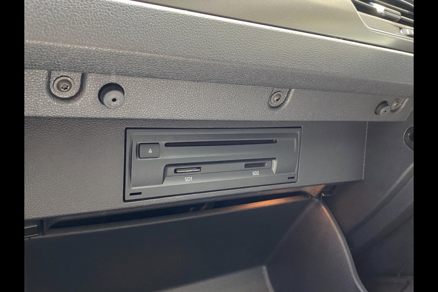 Volkswagen T-Roc 1.0 TSI Style - Navigatie I Airco I Veiligheid pakket I LED I PDC I Sport velgen I Dealer onderhouden