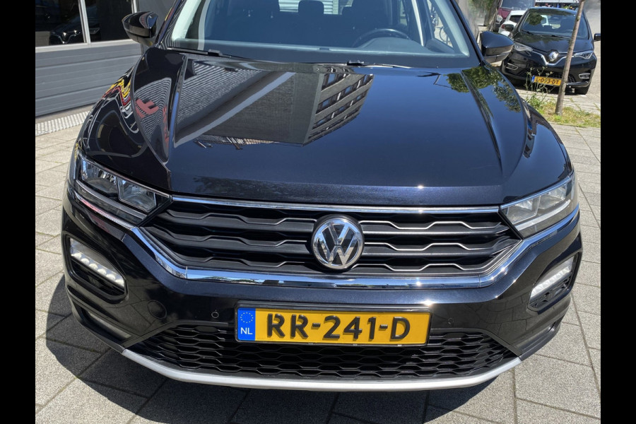 Volkswagen T-Roc 1.0 TSI Style - Navigatie I Airco I Veiligheid pakket I LED I PDC I Sport velgen I Dealer onderhouden