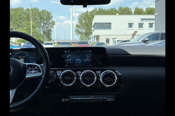 Mercedes-Benz CLA-Klasse Shooting Brake 250 e AMG Line | Panoramadak | Stoelverwarming  | Achteruitrijcamera | Leder | zomer&winter set
