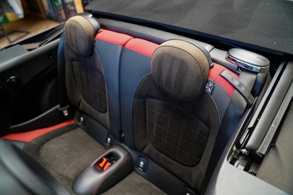 MINI Cabrio 2.0 John Cooper Works Chili | Cabriolet | Luxe Leder / Alcantara | Harman/Kardon | Camera | 231PK | HuD