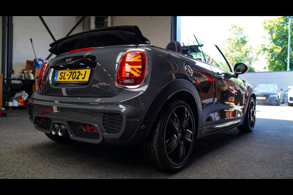 MINI Cabrio 2.0 John Cooper Works Chili | Cabriolet | Luxe Leder / Alcantara | Harman/Kardon | Camera | 231PK | HuD