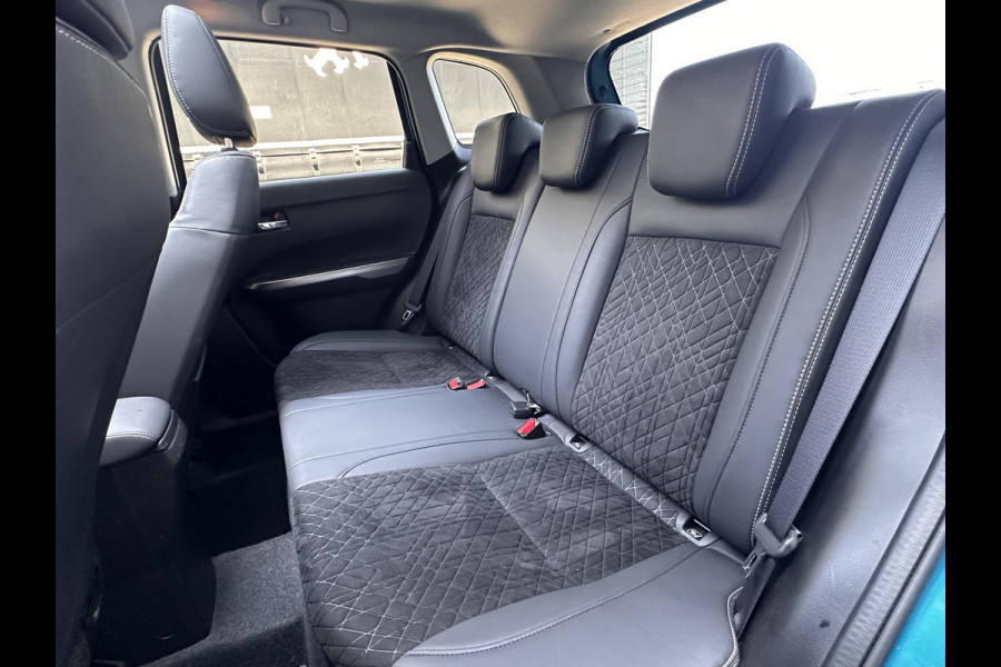 Suzuki Vitara 1.5 Hybrid Automaat Style AllGrip | Pano-Dak | LED | Trekhaak | Adaptive CC | Navi | Cllimate |