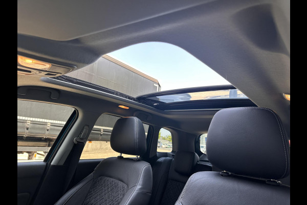 Suzuki Vitara 1.5 Hybrid Automaat Style AllGrip | Pano-Dak | LED | Trekhaak | Adaptive CC | Navi | Cllimate |