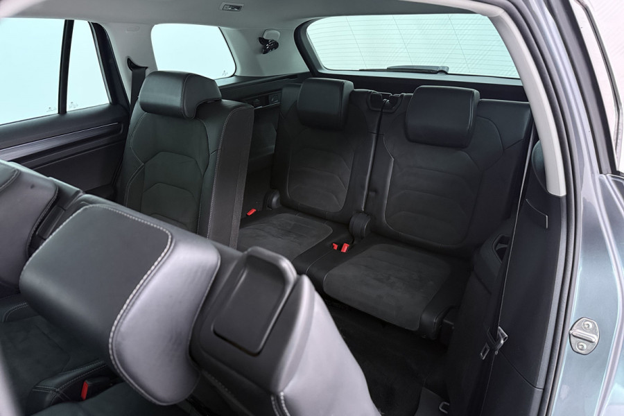Škoda Kodiaq 1.5 TSI Limited Business Edition 7p. (PANORAMADAK, TREKHAAK AFNEEMBAAR, CAMERA, CANTON, STOELVERWARMING, 1e EIGENAAR)