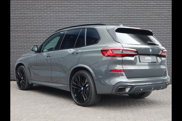 BMW X5 xDrive45e High Executive M Sport Pakket Automaat /  Live Cockpit Professional / Panoramadak / Driving Assistant Professional / Trekhaak / Luchtvering / Comfortstoelen / M Sportremsysteem / 22 Inch / Hifi / Parkeerhulpsysteem Plus