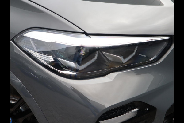 BMW X5 xDrive45e High Executive M Sport Pakket Automaat /  Live Cockpit Professional / Panoramadak / Driving Assistant Professional / Trekhaak / Luchtvering / Comfortstoelen / M Sportremsysteem / 22 Inch / Hifi / Parkeerhulpsysteem Plus