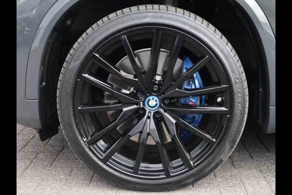 BMW X5 xDrive45e High Executive M Sport Pakket Automaat /  Live Cockpit Professional / Panoramadak / Driving Assistant Professional / Trekhaak / Luchtvering / Comfortstoelen / M Sportremsysteem / 22 Inch / Hifi / Parkeerhulpsysteem Plus