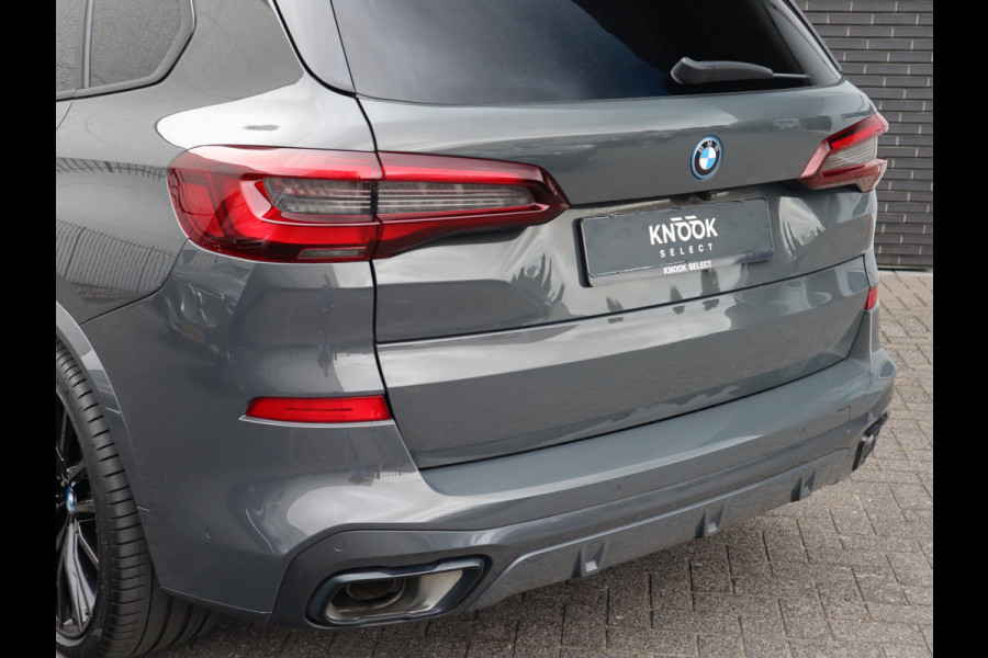 BMW X5 xDrive45e High Executive M Sport Pakket Automaat /  Live Cockpit Professional / Panoramadak / Driving Assistant Professional / Trekhaak / Luchtvering / Comfortstoelen / M Sportremsysteem / 22 Inch / Hifi / Parkeerhulpsysteem Plus