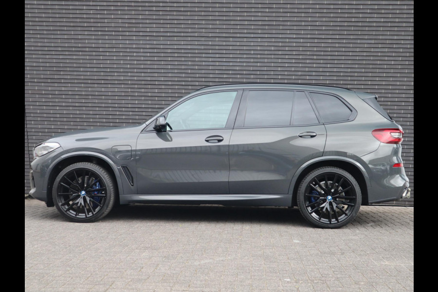 BMW X5 xDrive45e High Executive M Sport Pakket Automaat /  Live Cockpit Professional / Panoramadak / Driving Assistant Professional / Trekhaak / Luchtvering / Comfortstoelen / M Sportremsysteem / 22 Inch / Hifi / Parkeerhulpsysteem Plus