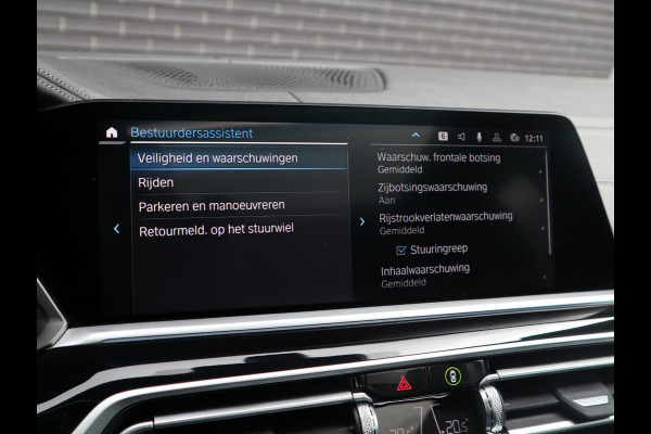 BMW X5 xDrive45e High Executive M Sport Pakket Automaat /  Live Cockpit Professional / Panoramadak / Driving Assistant Professional / Trekhaak / Luchtvering / Comfortstoelen / M Sportremsysteem / 22 Inch / Hifi / Parkeerhulpsysteem Plus