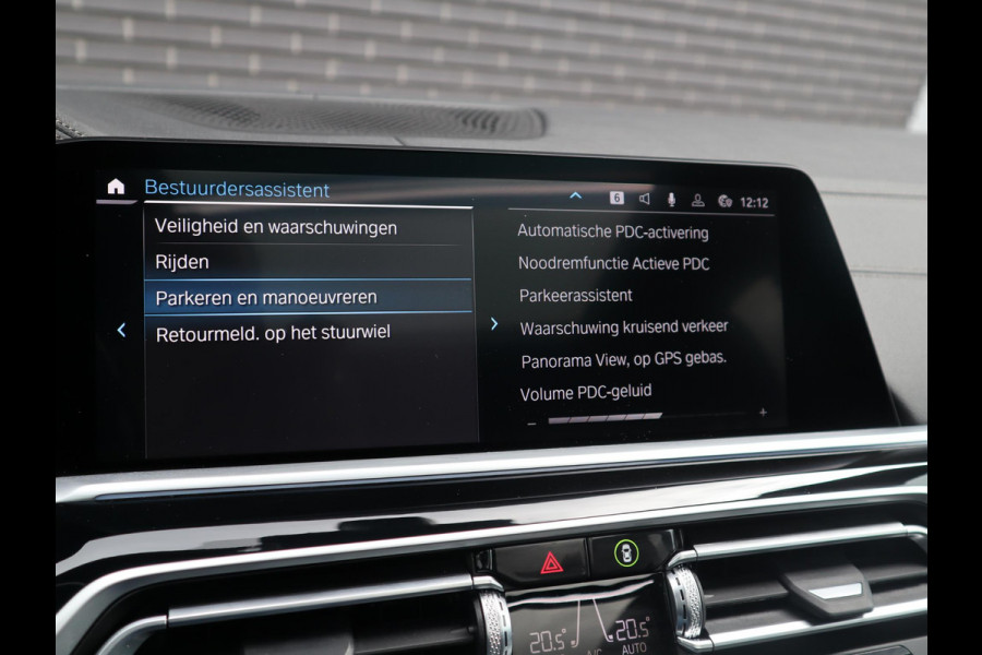 BMW X5 xDrive45e High Executive M Sport Pakket Automaat /  Live Cockpit Professional / Panoramadak / Driving Assistant Professional / Trekhaak / Luchtvering / Comfortstoelen / M Sportremsysteem / 22 Inch / Hifi / Parkeerhulpsysteem Plus