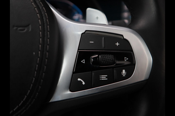 BMW X5 xDrive45e High Executive M Sport Pakket Automaat /  Live Cockpit Professional / Panoramadak / Driving Assistant Professional / Trekhaak / Luchtvering / Comfortstoelen / M Sportremsysteem / 22 Inch / Hifi / Parkeerhulpsysteem Plus