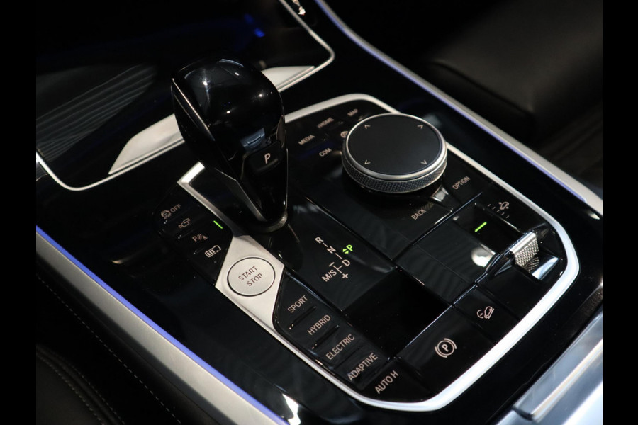 BMW X5 xDrive45e High Executive M Sport Pakket Automaat /  Live Cockpit Professional / Panoramadak / Driving Assistant Professional / Trekhaak / Luchtvering / Comfortstoelen / M Sportremsysteem / 22 Inch / Hifi / Parkeerhulpsysteem Plus
