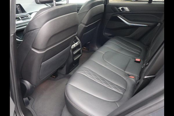 BMW X5 xDrive45e High Executive M Sport Pakket Automaat /  Live Cockpit Professional / Panoramadak / Driving Assistant Professional / Trekhaak / Luchtvering / Comfortstoelen / M Sportremsysteem / 22 Inch / Hifi / Parkeerhulpsysteem Plus
