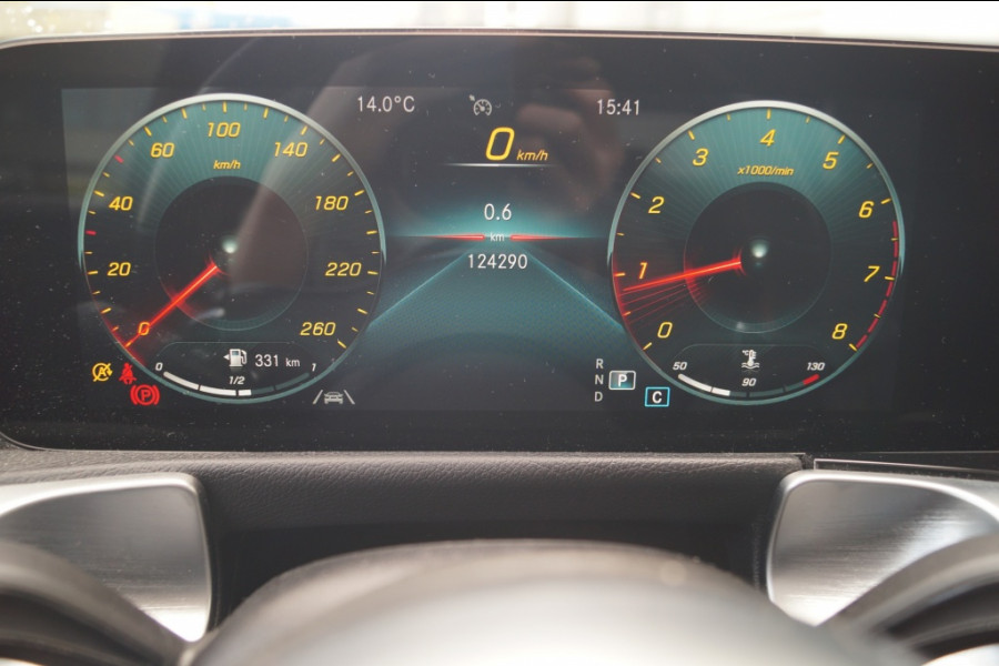 Mercedes-Benz Glb 180 Automaat AMG Business Solution -PANO-ECC-TREKHAAK-